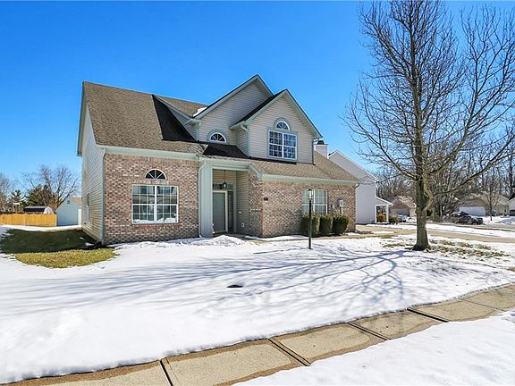 2nd image of 723 Charter Woods Dr