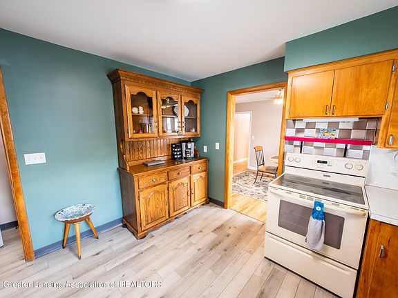 5th image of 301 N Howard Ave