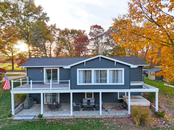 2061 S Patterson Rd, Wayland, MI 49348