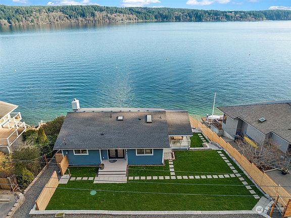 2nd image of 13401 Shoreline Drive SE