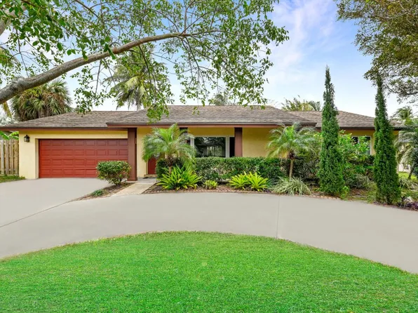 719 SW 27th Way, Boynton Beach, FL 33435