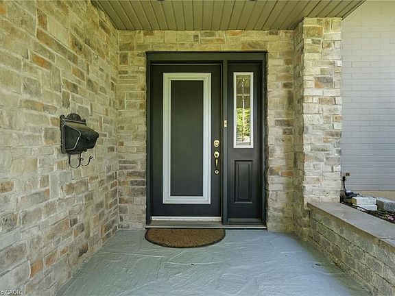 3rd image of 1321 Fairway Ct