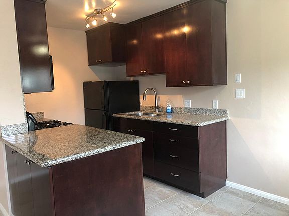 3rd image of 4146 Oregon St APT 3
