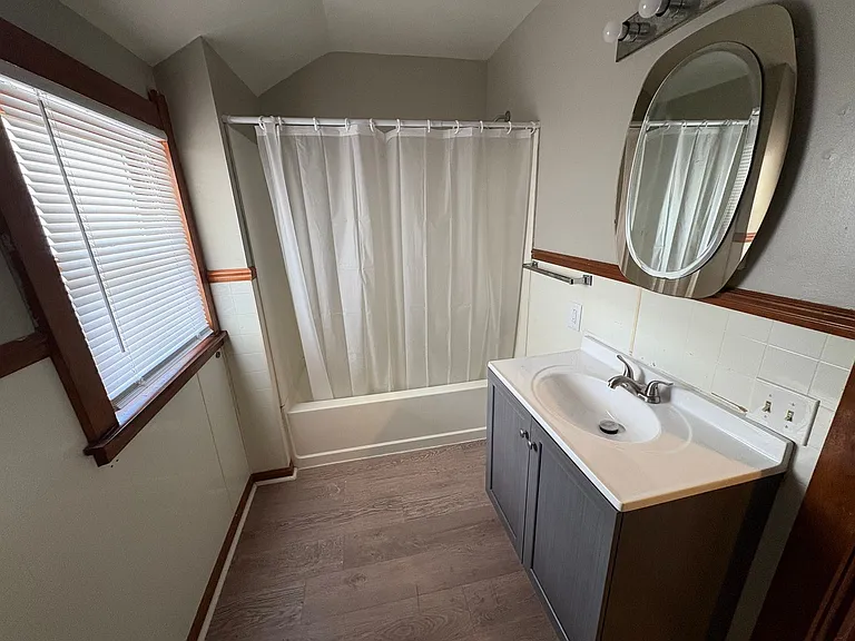 1489 Berdan Ave — Photo 13