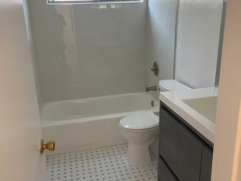 1125 Rexford Dr #3 — Photo 10