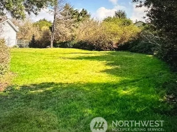 128 Frigate Street NW, Ocean Shores, WA 98569