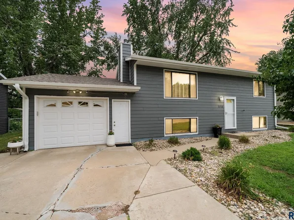 5713 W 49th St, Sioux Falls, SD 57106