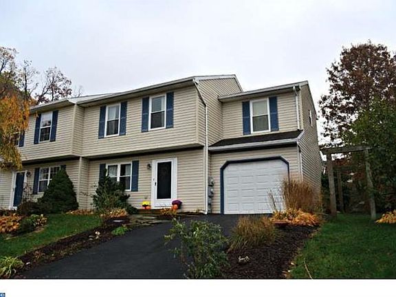 4th image of 494 Catherine Dr