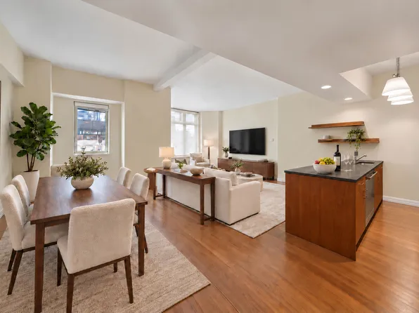 205 East 59th Street image 1 of 15