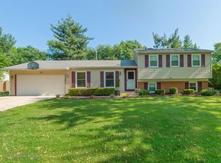 83 Foxcroft Rd, Naperville, IL 60565