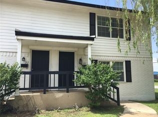 210 Austin St, Grapevine, TX 76051
