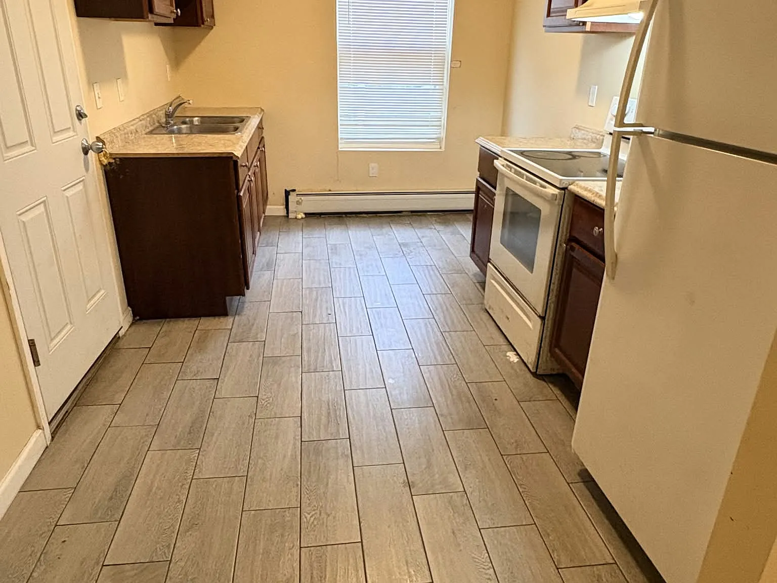 3 bed, 2000 sqft, $2,150 — Photo 2
