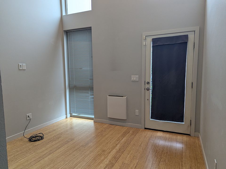 1st image of 979 N 45th St