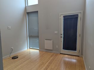 979 N 45th St, Seattle, WA 98103