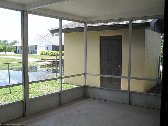 3rd image of 921 Shamrock Dr