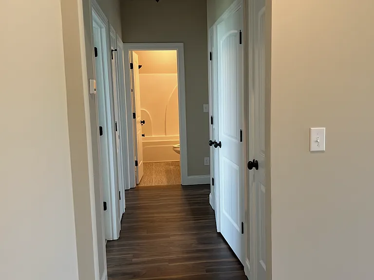 606 Pine St — Photo 8