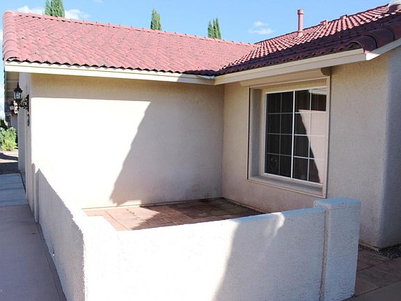 2nd image of 3036 Plaza De Viola