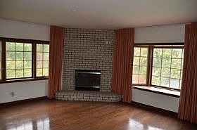 4th image of 224 N Barrington Ave