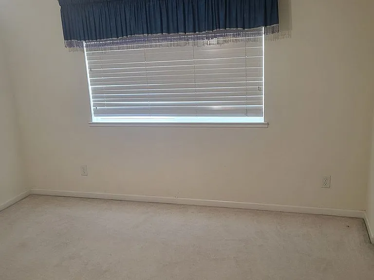 5049 Pine Lake Ct — Photo 26
