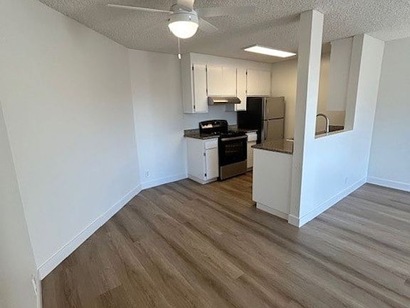 4th image of 389 Vernon St APT 200