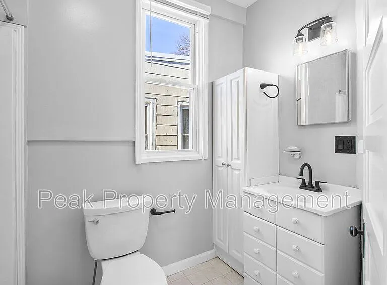 2901 Ellwood Ave #2 — Photo 11