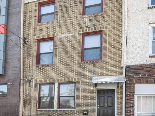 932 S 5th St, Philadelphia, PA 19147