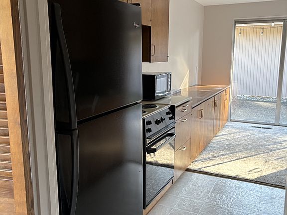 3rd image of 6007 74th St NE