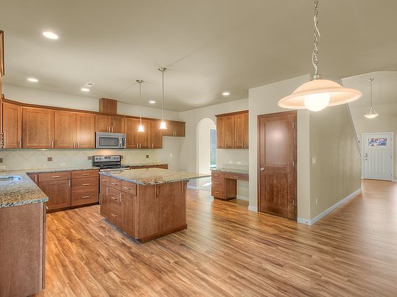 5th image of 12962 SE 288th Pl