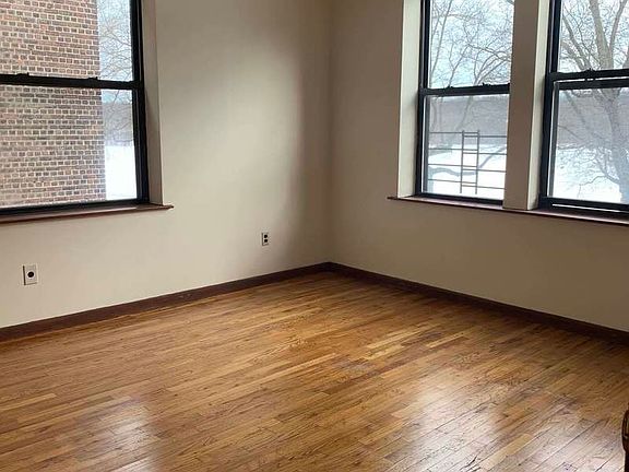 5th image of 6063 Broadway APT A