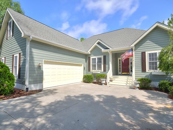 2nd image of 2938 Trailwood Drive SE
