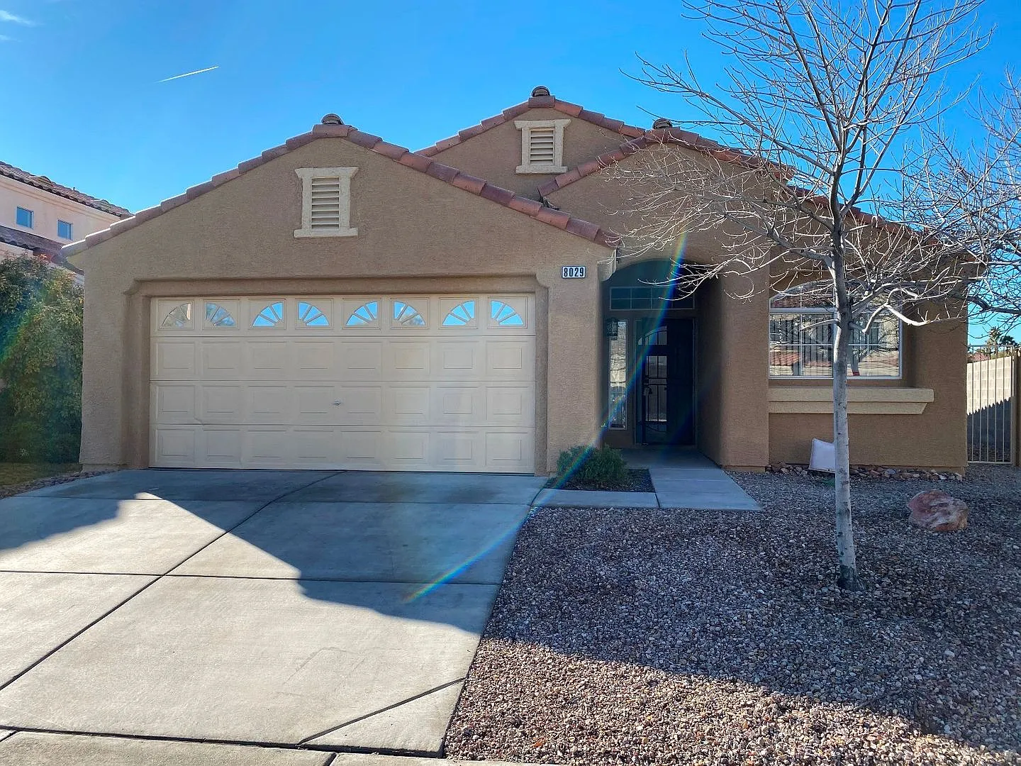 Summerlin - Single Story on Corner Lot — Photo 1