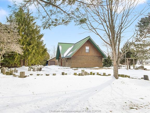 3rd image of 11280 Rondeau Estates Line