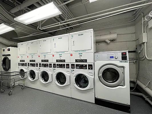 4th image of 108 E 38th St APT 2400