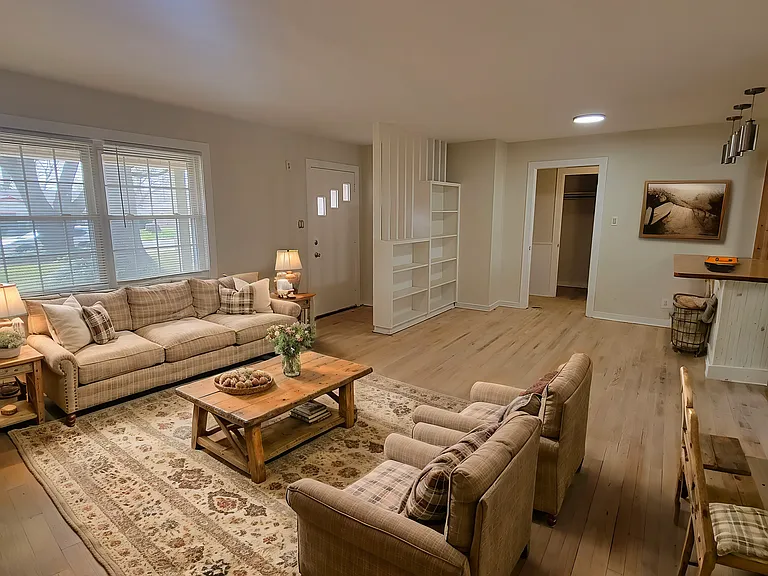 1307 Patricia Dr — Photo 4