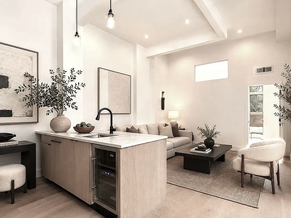 1st image of 19 Saint Marks Pl APT 5I