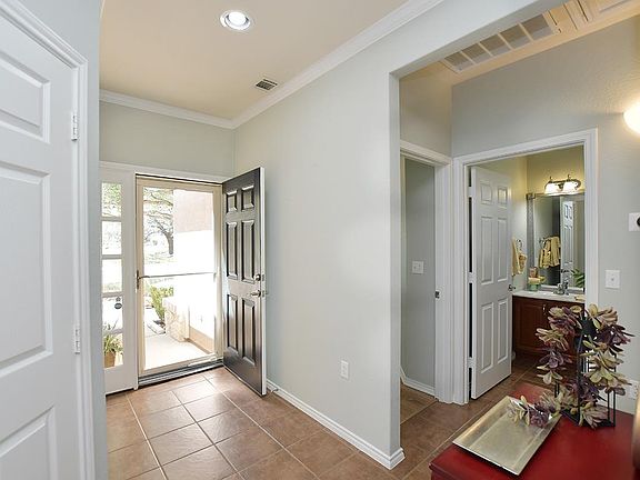 4th image of 103 Sunnyside Bnd