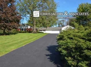 1850 Tweed Rd, Inverness, IL 60067