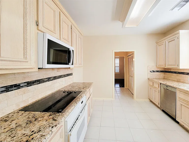4106 Creek Ridge Ln — Photo 14