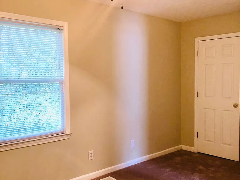 363 E Jefferson St — Photo 18