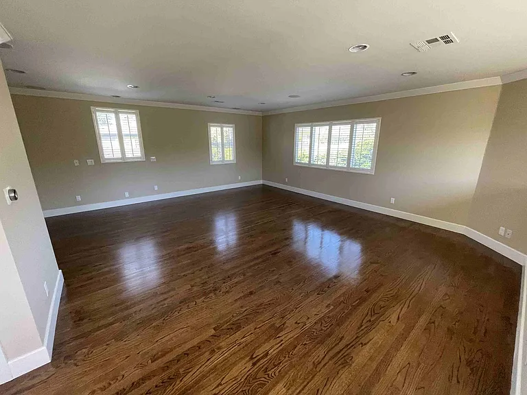 4432 Bakman Ave — Photo 22