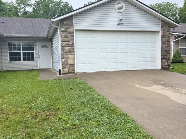 409 Elliott Ln, Knob Noster, MO 65336