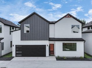 235-235 B Julia St #B, Houston, TX 77022