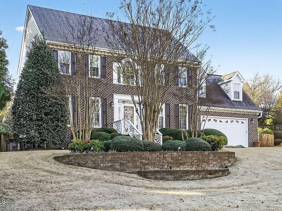 1st image of 102 Serence Ct
