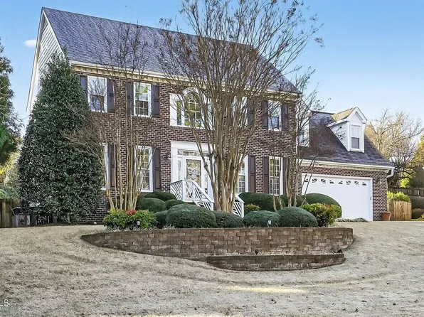 102 Serence Ct, Cary, NC 27518