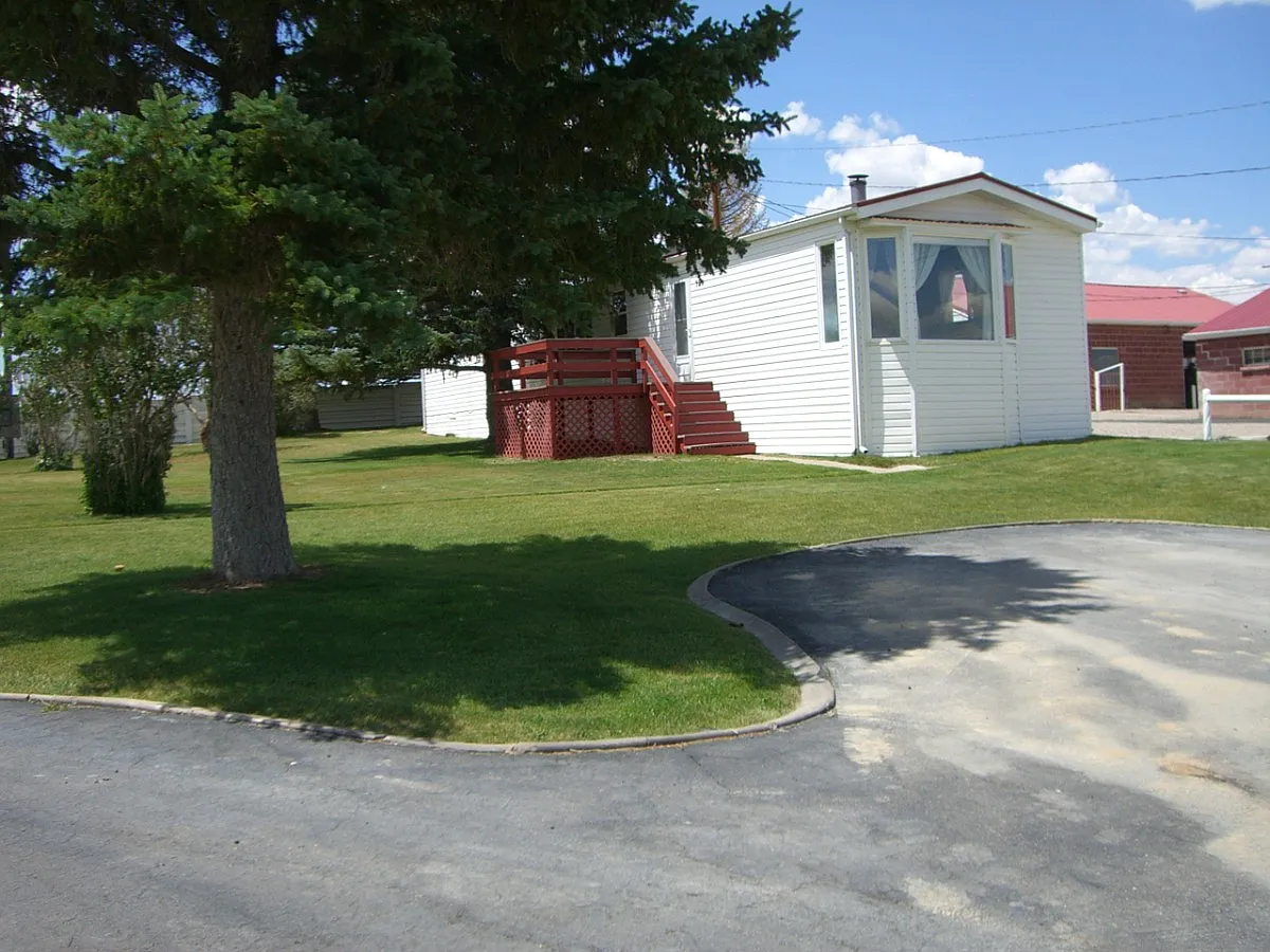3 bed, 1280 sqft, $1,350 — Photo 2