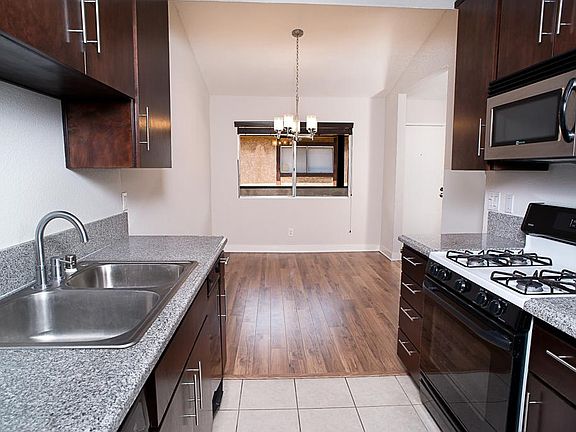 4th image of 5500 Lindley Ave Unit 221
