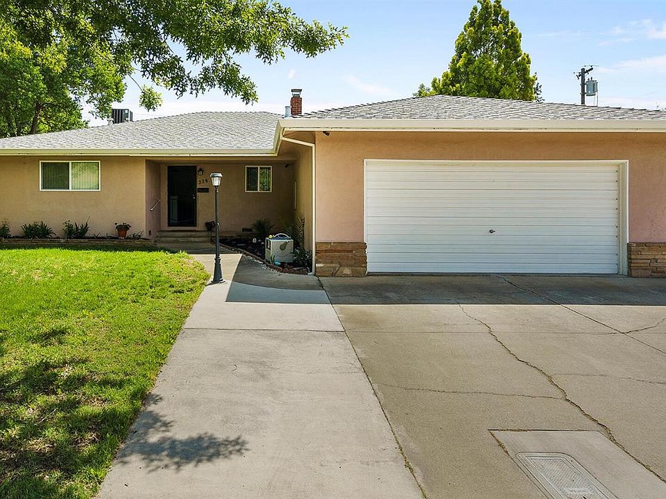 1st image of 339 Crescent Dr