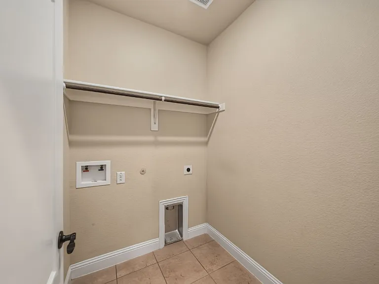 504 Ridgewater Trl — Photo 23