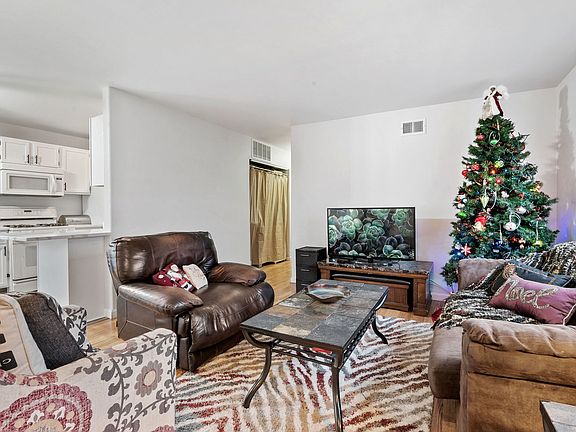 4th image of 550 Vail Ct #550