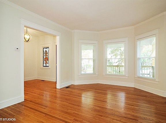 2nd image of 1429 W Hood Ave